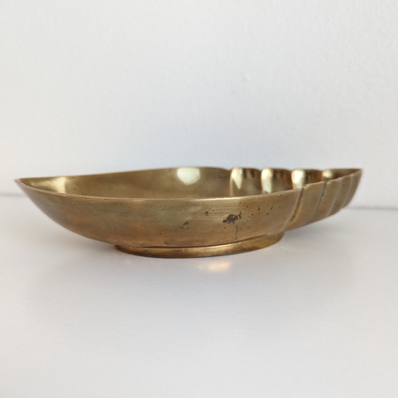 Vintage Brass Shell Dish - Picture 2 of 11